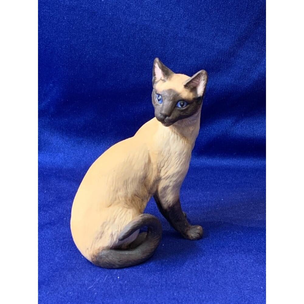 Princeton Gallery Bisque Porcelain Siamese Cat